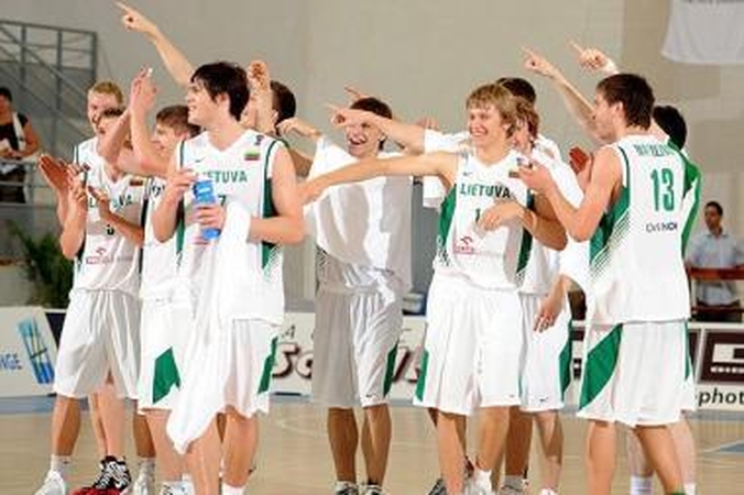 Jauniai į ketvirtfinalį žengia be nesėkmių