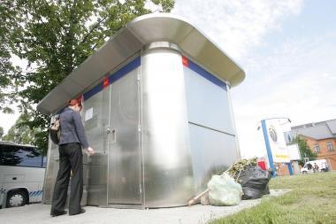Brangiuose tualetuose įrengs signalizaciją 