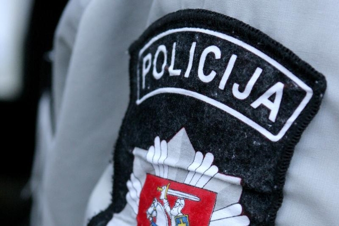 Romų tabore aptikta vogtų daiktų ir heroino