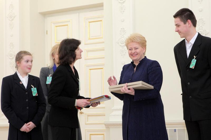 Sumaniausiai šventusiems Vasario 16-ąją – prezidentės dovana