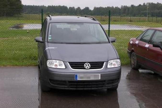 Baltarusis Lietuvoje nusipirko, įtariama, vogtą automobilį 