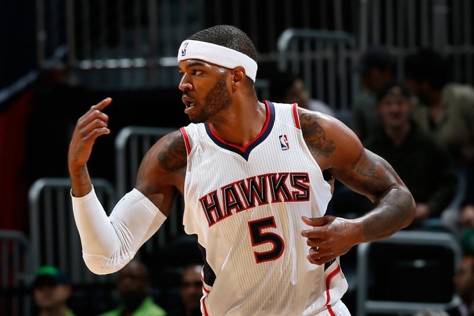 „Hawks“ tampa galinga jėga, „Spurs“ pasiekė klubo tritaškių rekordą