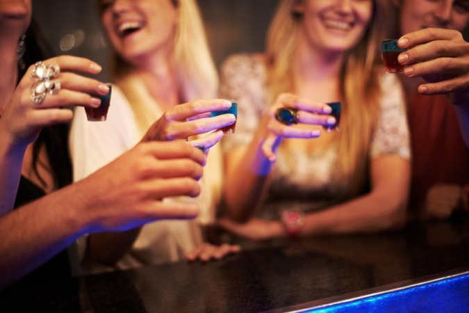 Parlamentarui gali tekti aiškintis dėl nepilnamečių girdymo
