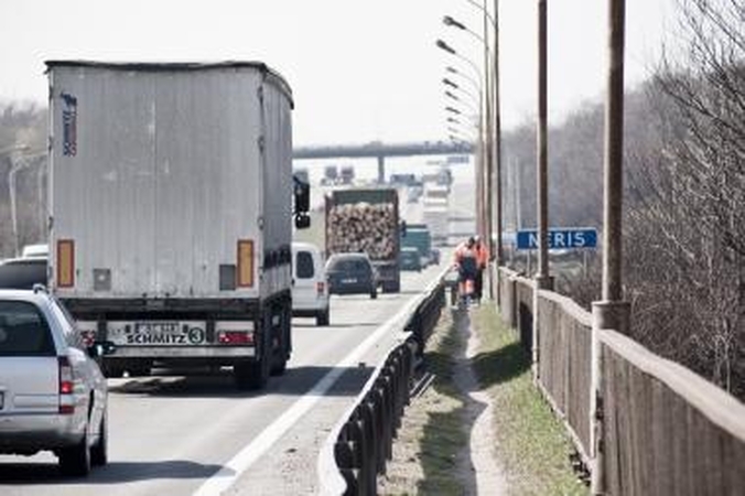 Tilto per Nerį remontas: spūstį galima įveikti per 8 minutes?