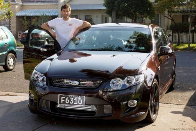 Už „Formulės-1“ trasos: Markas Webberis