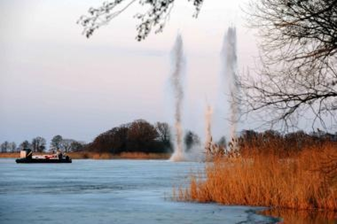 Potvynis pamaryje: Atmatoje sprogdinti ledai. Vanduo kyla (papildyta)