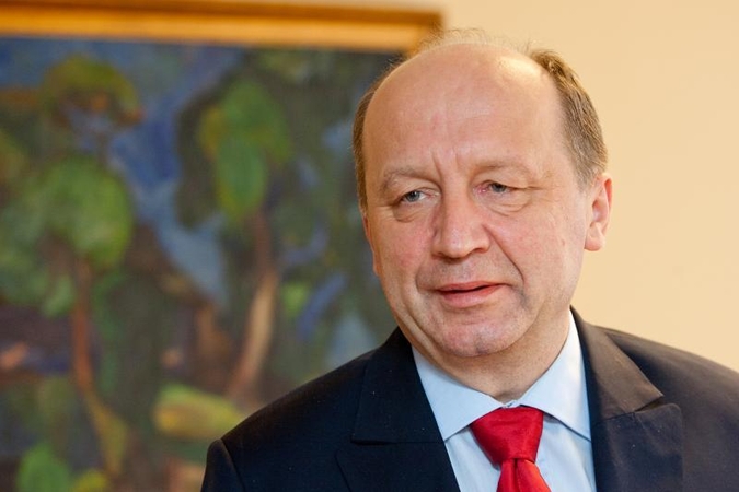 Premjeras siūlo didinti algas mažai uždirbantiems biudžetininkams