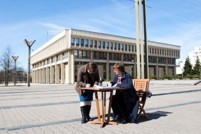 Peticiją prieš pensijų mažinimą pasirašė 42 tūkst. gyventojų