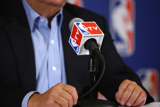 NBA lyga ir žaidėjai bando išgelbėti sezoną