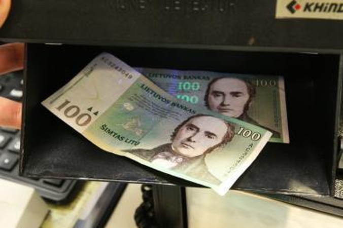 Valstybės biudžete - per pusę milijardo mažiau įplaukų