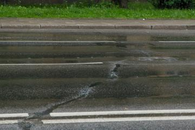 Sostinės eismo arterija virto vieškeliu