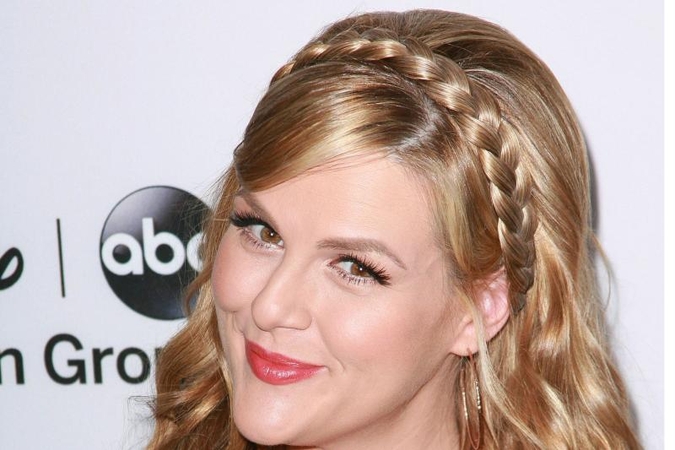 Holivudo aktorė Sara Rue susilaukė pirmagimės 