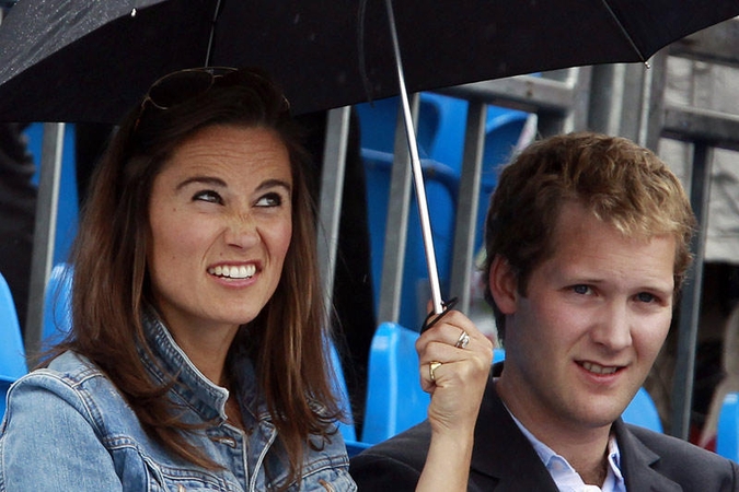 Gražuolė Kate Middleton sesuo - vieniša?