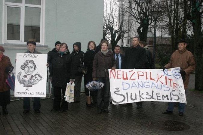 Mitinguotojų triumfas: šiukšlių deginimo gamyklos Dumpiuose nebus