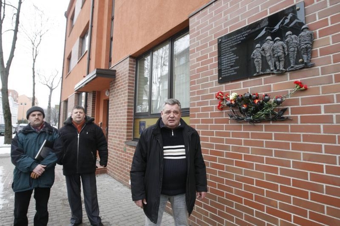 Afganistano karo aukoms - meno kūrinys „Juodoji tulpė“