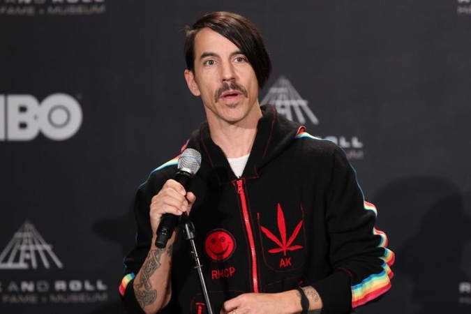 „Red Hot Chili Peppers“ vokalistui įteiktas jo genealoginis medis