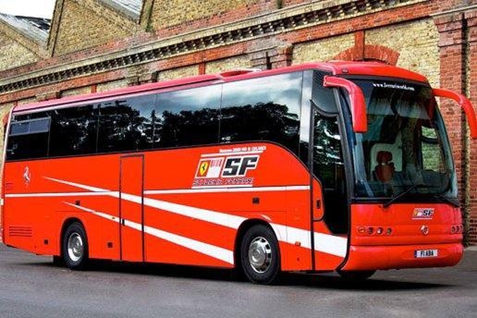 Parduodamas lenktynininko Schumacherio autobusas