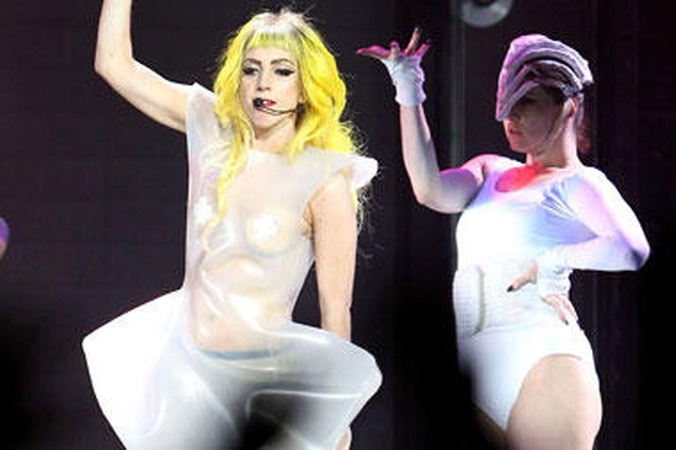 Lady Gaga supykdė katalikų bažnyčią
