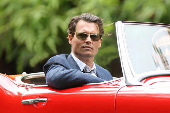 Johnny Deppas lietuvius kviečia į linksmybes Puerto Rike