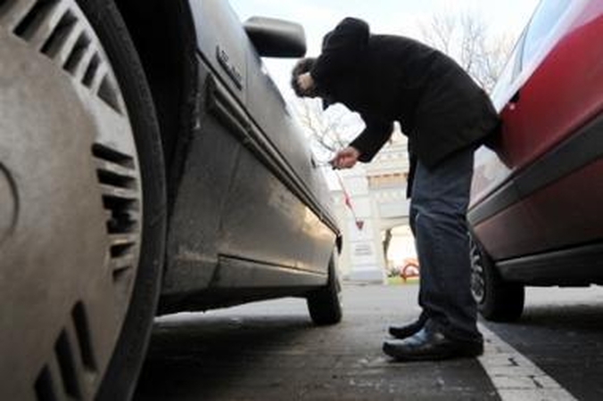 Per naktį du vilniečiai apvogė keturis automobilius 
