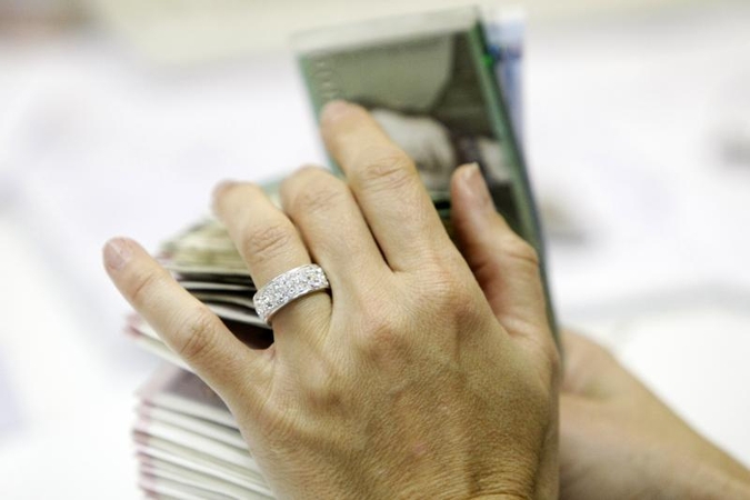 Seimo nariams ir valdininkams per trejus metus - 6 mln. litų