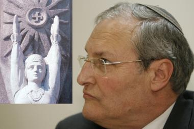 E.Zuroffas: svastikų pateisinimas įžeidžia Holokausto aukas 