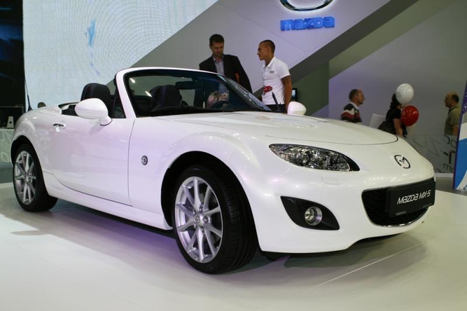 Atnaujintas „Mazda MX-5“ rodsteris Europos rinkas pradžiugins rudenį