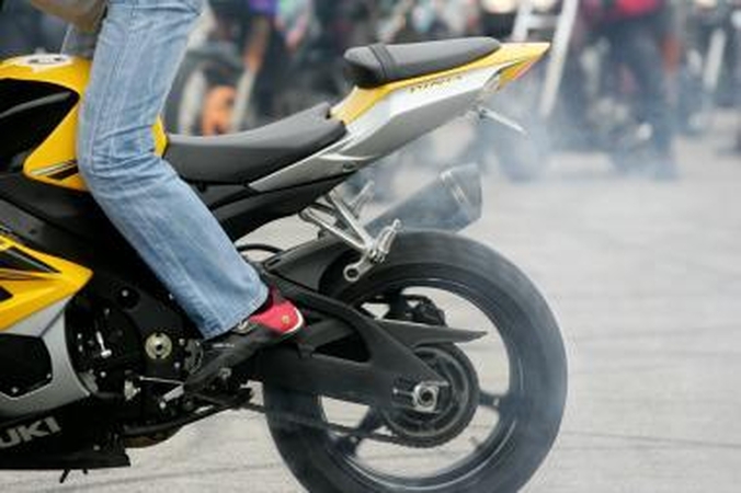 Atstumas iki motociklo - 4 sekundės