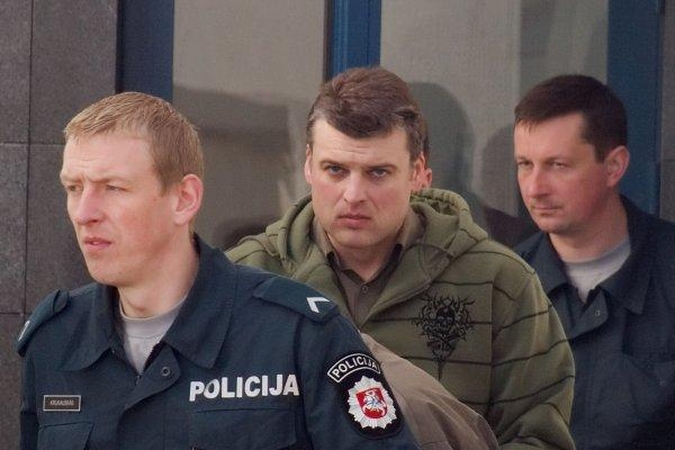 Išžaginimu kaltinamam felčeriui siūloma skirti 11 metų nelaisvės bausmę