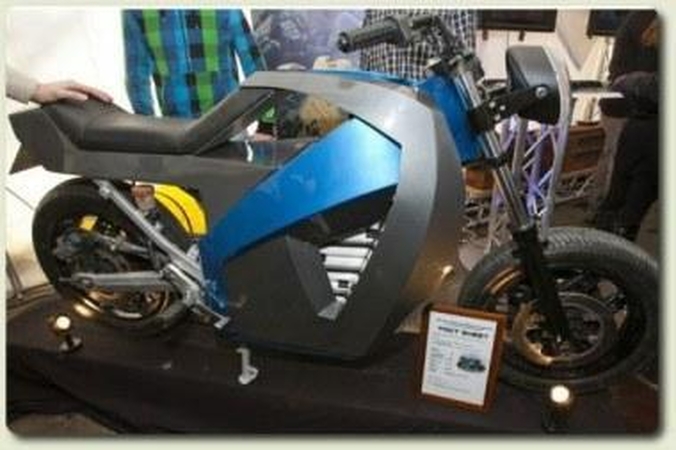 Elektrinį motociklą valdo „Linux“