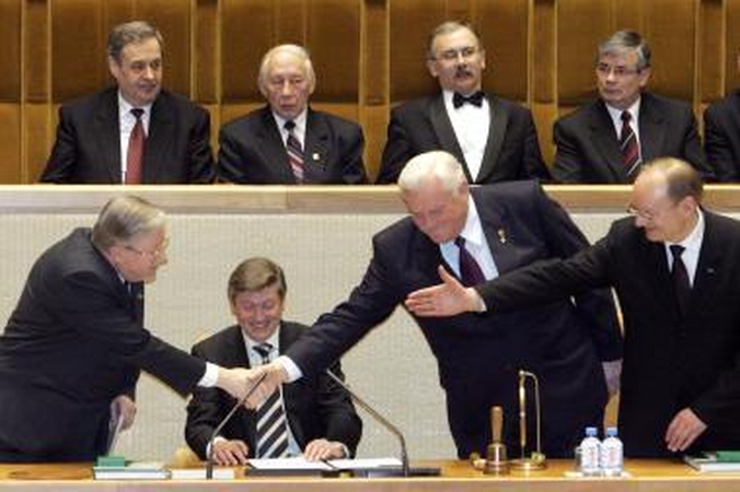 V.Landsbergis ignoruos A.Brazausko laidotuves?