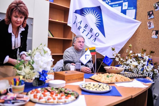 „Transparency“: partijos prioritetą teikia naudai, o ne rinkėjams