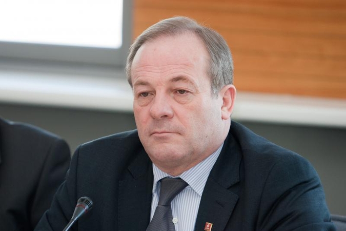 Tarnybinį R.Adomavičiaus romaną vainikavo dukters gimimas