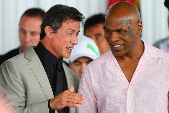 S.Stallone ėmėsi kurti prabangių plunksnakočių dizainą