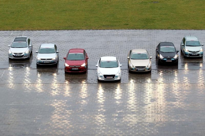 „Metų automobilio 2012“ finalininkai stebina pigumu