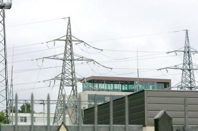 Komisija atidėjo elektros energijos kainų svarstymą