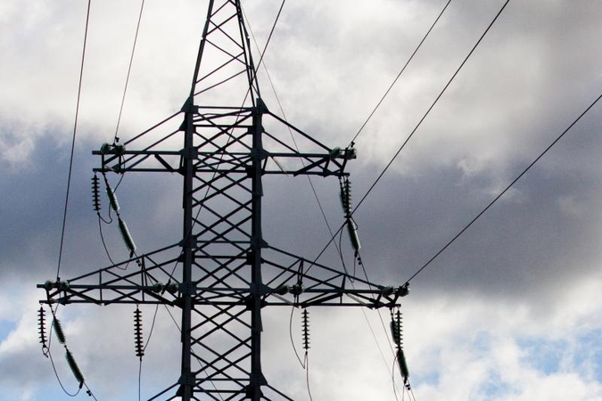 Elektros linijos keliui   nebetrukdys   