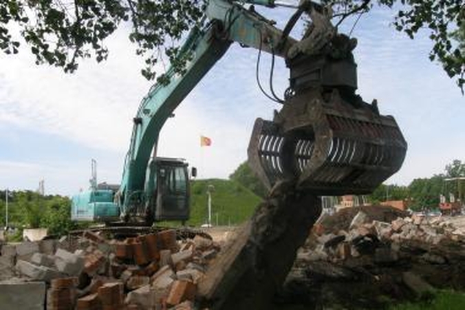 Nugriauta klaipėdietiška Berlyno siena 