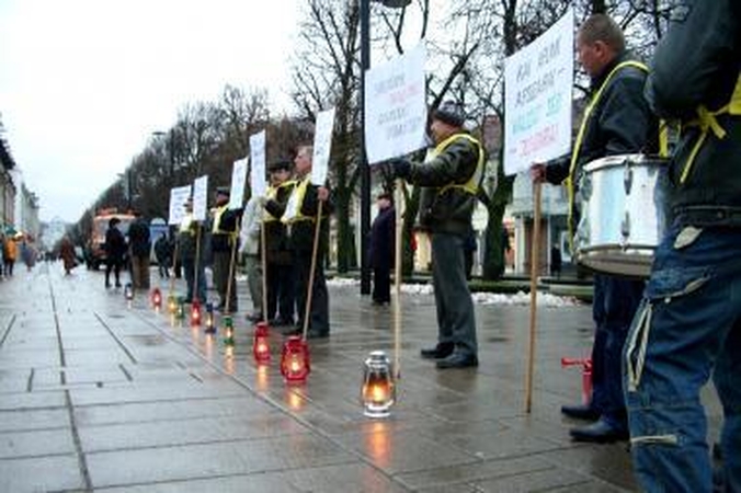 Piketavo „Kauno gatvių apšvietimo“ darbuotojai 