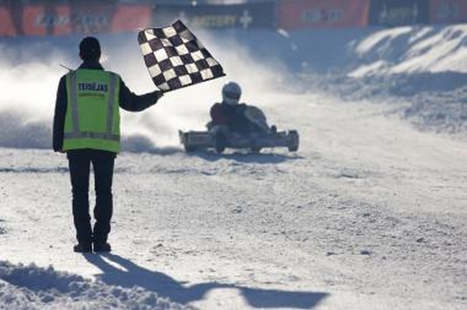 Įpusėjo kartingo „Žiemos taurė"