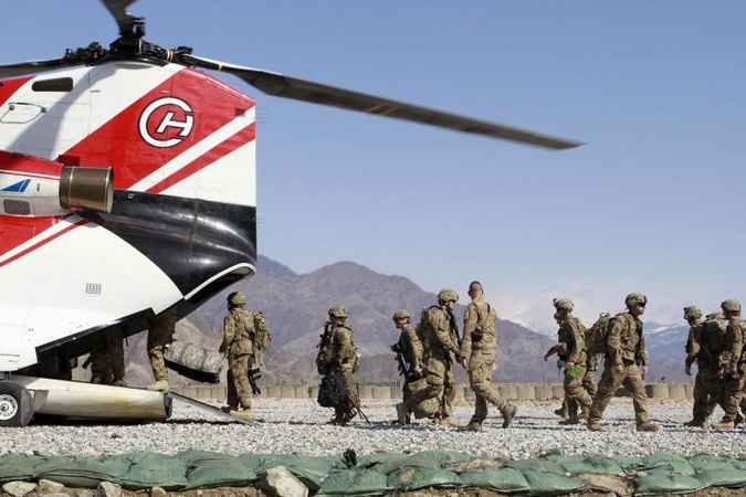 Afganistano armijos uniformą vilkėjęs užpuolikas nukovė 2 britų karius