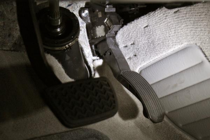 „Toyota“ žinojo pedalų problemas, bet slėpė 3,5 metų