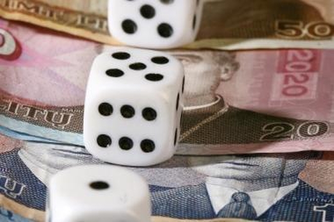 Reitingų agentūra „Fitch“ vėl grūmoja Baltijos šalims