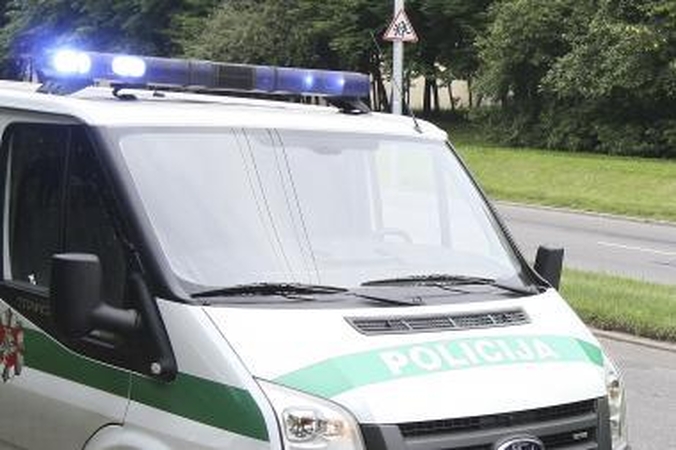 Policininkų šūviai elektros variklių vagišių nesustabdė