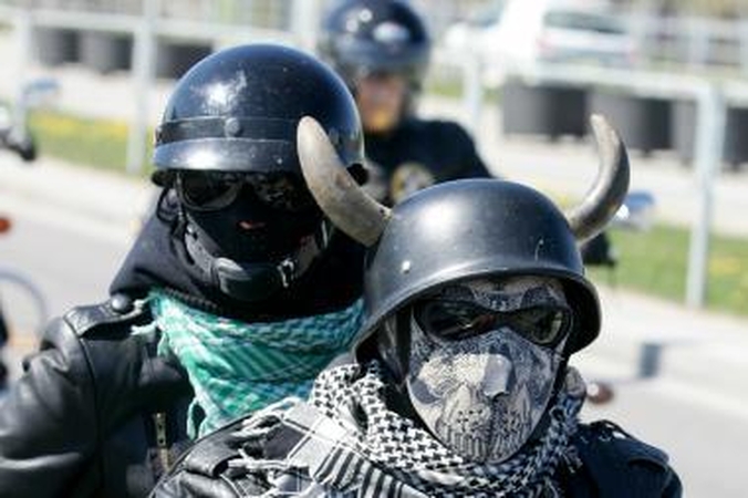 Motociklininkų apsaugai – galvą šaldantis šalmas „ThermaHelm“ 