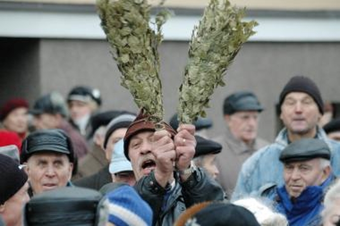 Pirtininkai sukilo prieš valdžią