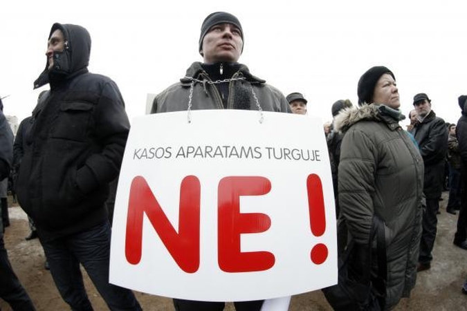 Seimas nepritarė siūlymui atšaukti kasos aparatų įvedimą turguose