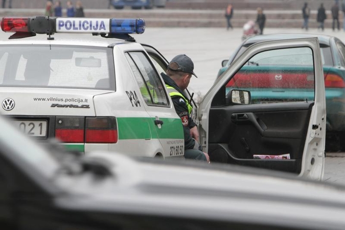 Policijai kelia nerimą padažnėję chuliganų išpuoliai stadionuose