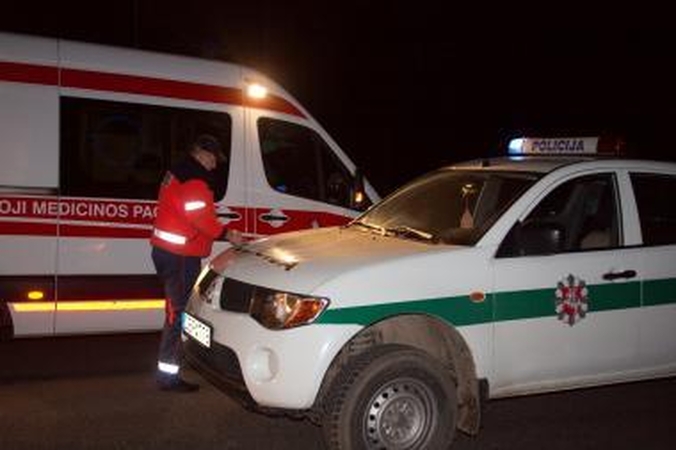 Nušokti nuo tilto grasinęs vyras išvežtas į psichiatrijos ligoninę