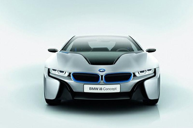 BMW iš Frankfurto: „i8“ - velniškai pašėlęs ekologiškas ryklys